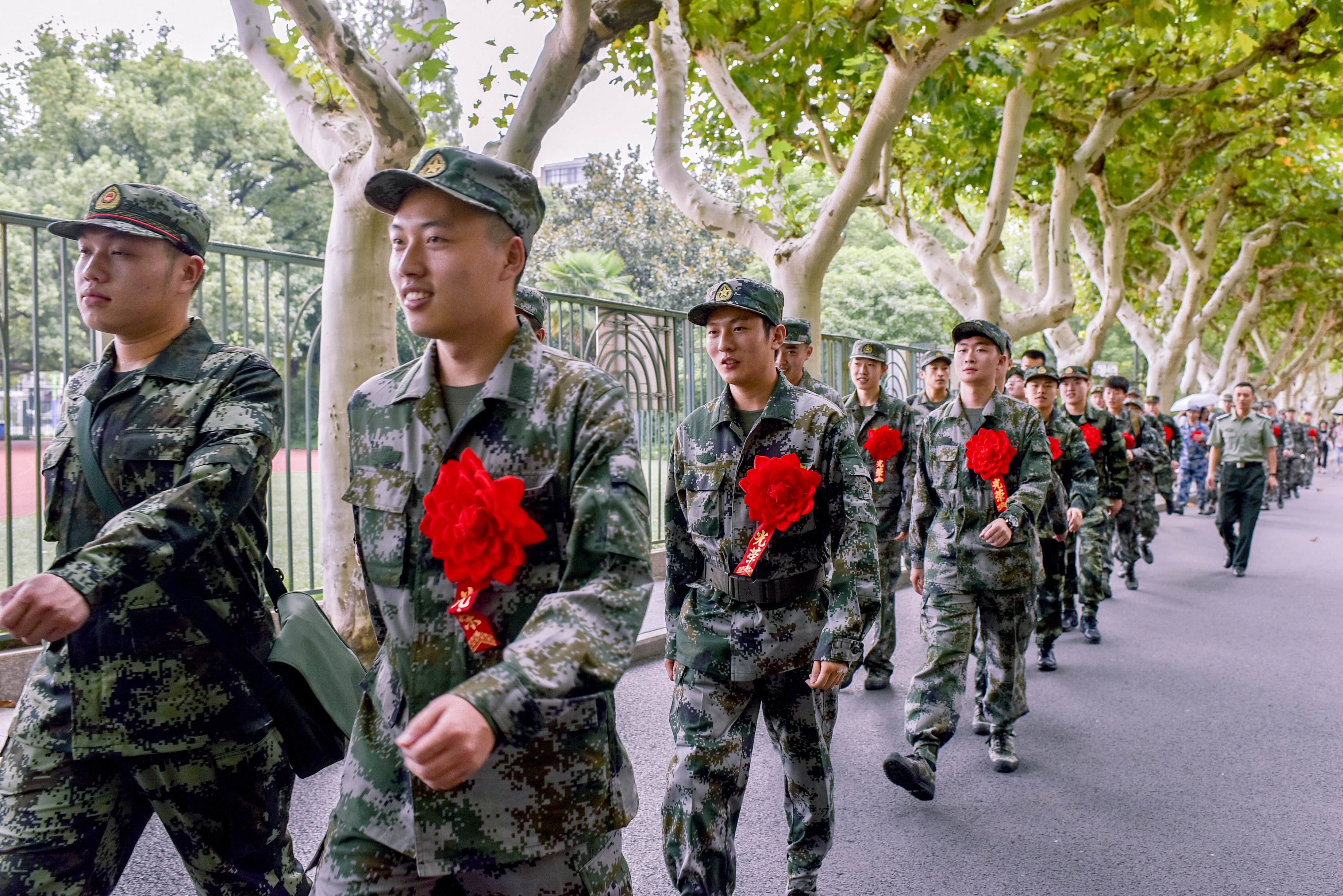 大学生光荣入伍